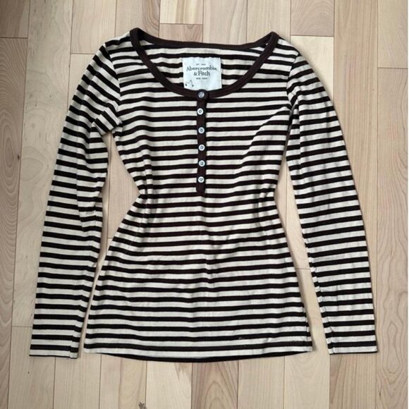 Classic Abercrombie Fitch stretch Henley top with - Picture 2 of 7